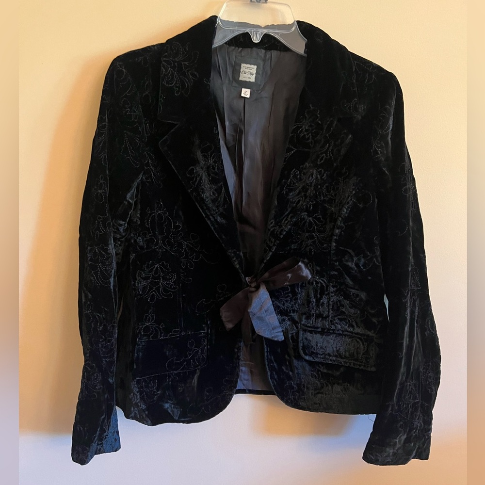 Black velvet women’s jacket Sz L